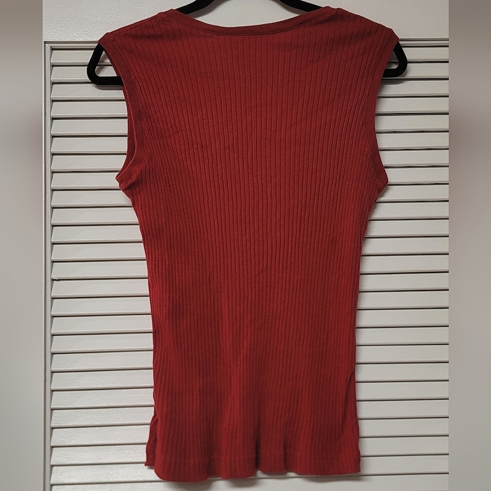 Basic Editions - Red Sleeveless Ripped Top - Picture 2 of 3